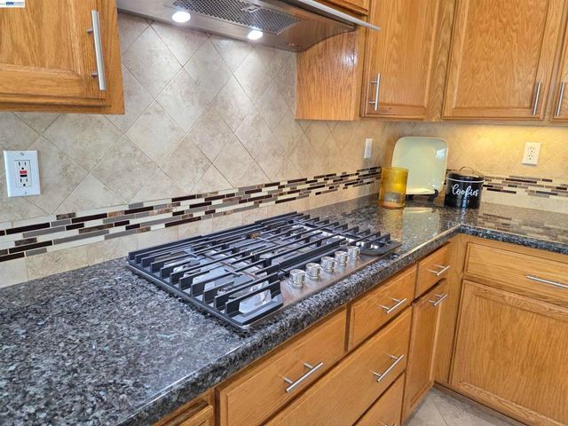 2850 Montair Way, Union City, CA 94587