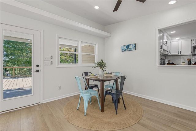 23 Brookside LN, Moneta, VA 24121