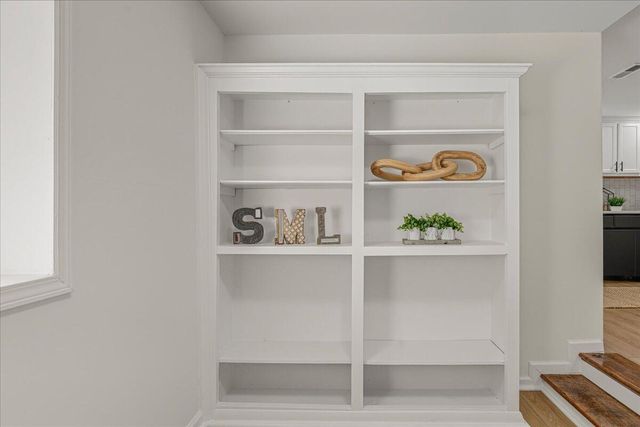 23 Brookside LN, Moneta, VA 24121