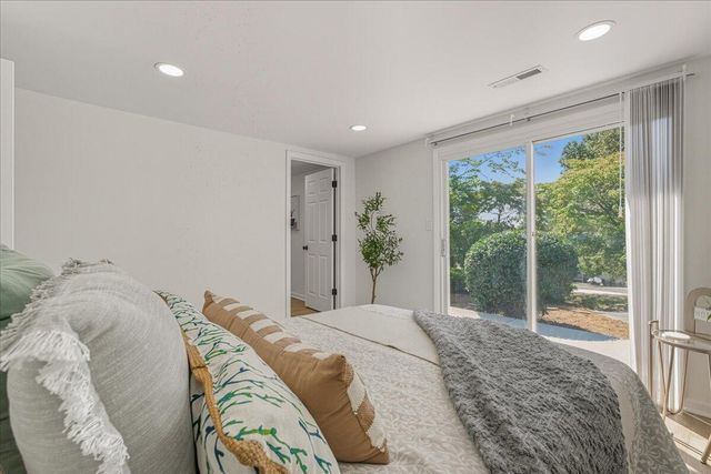 23 Brookside LN, Moneta, VA 24121