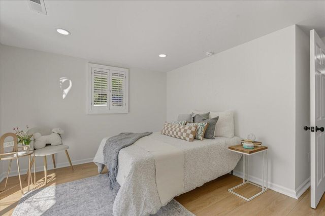 23 Brookside LN, Moneta, VA 24121