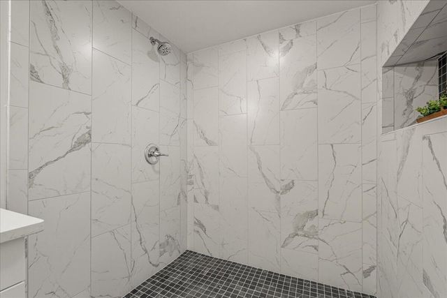 23 Brookside LN, Moneta, VA 24121