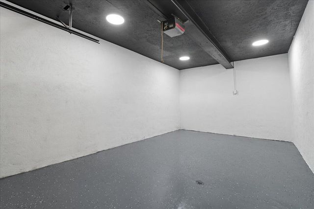 23 Brookside LN, Moneta, VA 24121