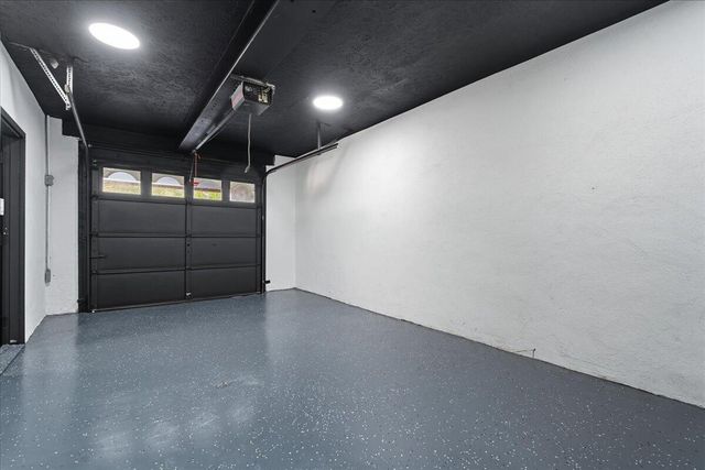 23 Brookside LN, Moneta, VA 24121