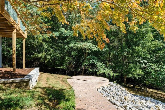 23 Brookside LN, Moneta, VA 24121