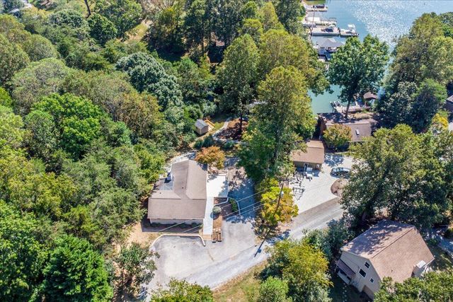 23 Brookside LN, Moneta, VA 24121