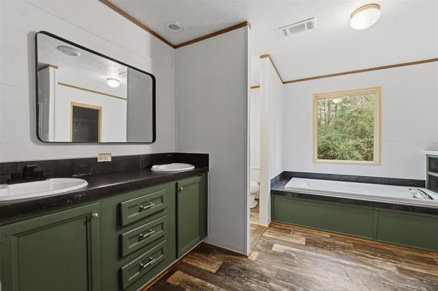 800 Rock Creek Drive, Willis, TX 77378