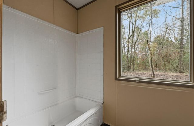 800 Rock Creek Drive, Willis, TX 77378