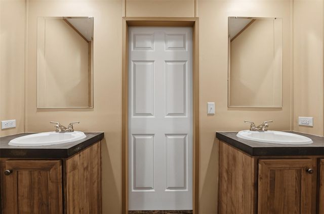 800 Rock Creek Drive, Willis, TX 77378