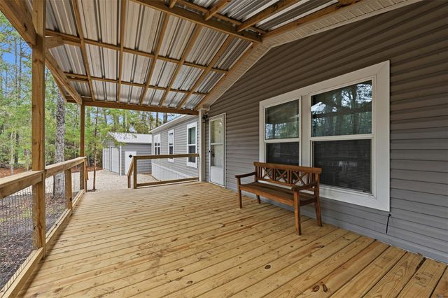 800 Rock Creek Drive, Willis, TX 77378