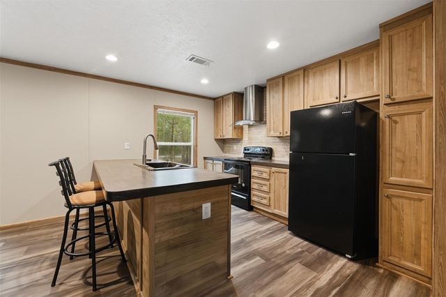 800 Rock Creek Drive, Willis, TX 77378