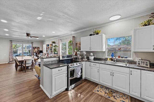 809 W Bridge Street, Weatherford, TX 76086