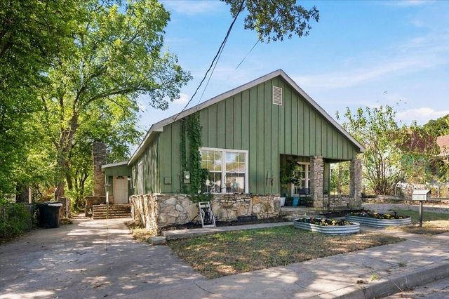 809 W Bridge Street, Weatherford, TX 76086