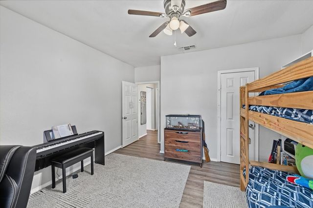 809 W Bridge Street, Weatherford, TX 76086