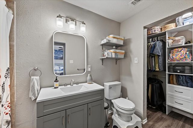 809 W Bridge Street, Weatherford, TX 76086