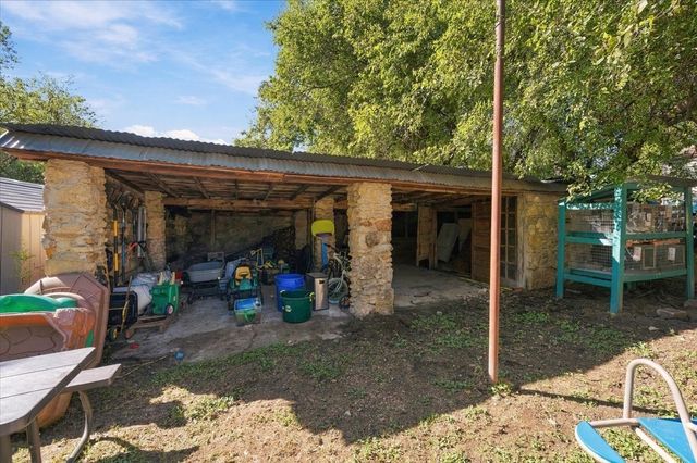 809 W Bridge Street, Weatherford, TX 76086