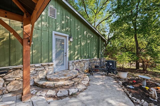 809 W Bridge Street, Weatherford, TX 76086