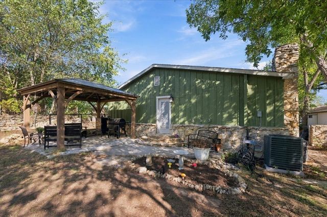 809 W Bridge Street, Weatherford, TX 76086