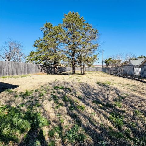 811 McLish Street, Ardmore, OK 73401