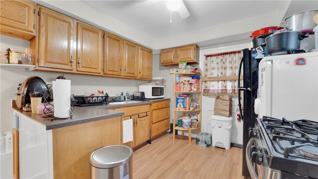 28 Myrtle Street, Rochester, NY 14606