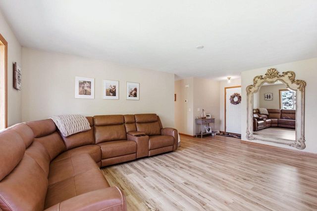 626 Meadowview Lane, Marshall, WI 53559