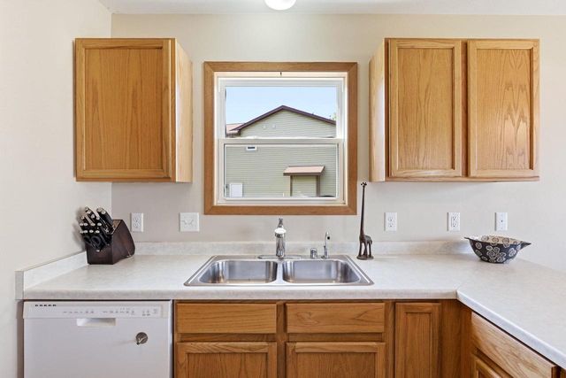 626 Meadowview Lane, Marshall, WI 53559