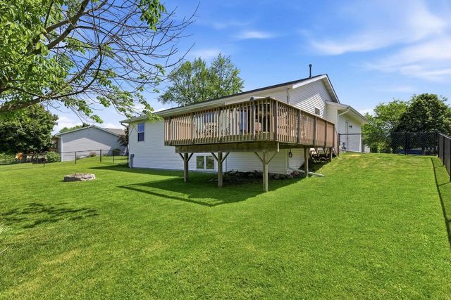 626 Meadowview Lane, Marshall, WI 53559