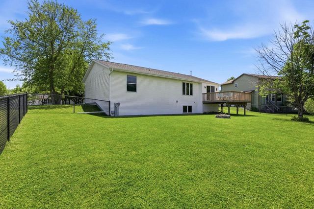 626 Meadowview Lane, Marshall, WI 53559