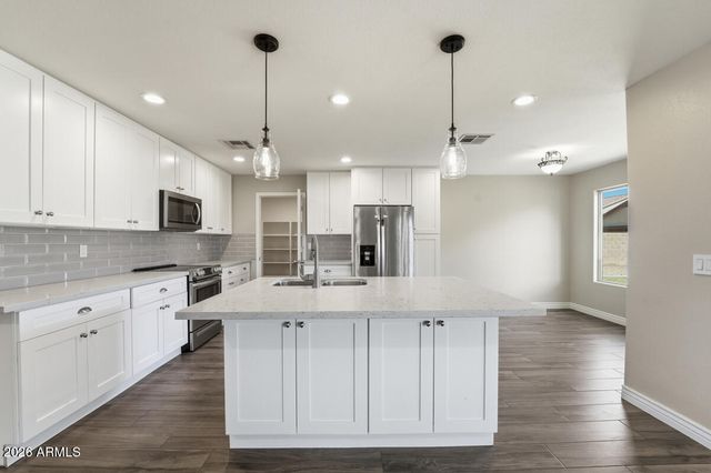 3165 W ZACHARY Drive, Phoenix, AZ 85027