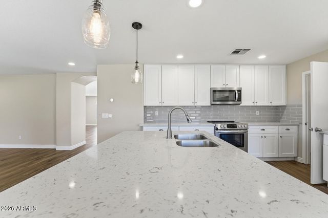3165 W ZACHARY Drive, Phoenix, AZ 85027