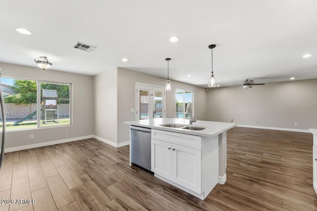 3165 W ZACHARY Drive, Phoenix, AZ 85027
