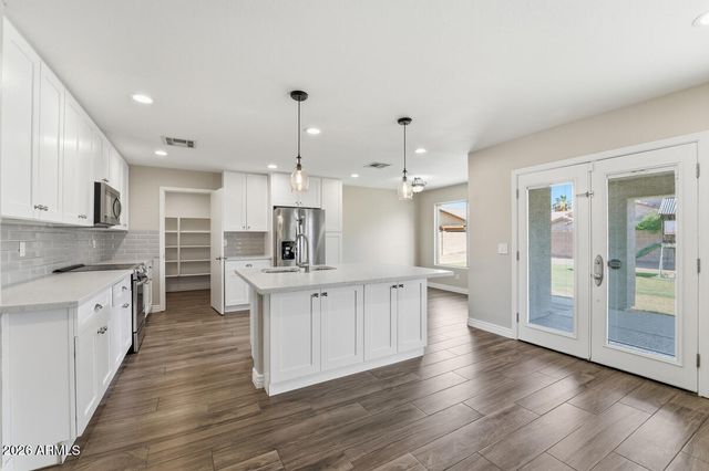 3165 W ZACHARY Drive, Phoenix, AZ 85027