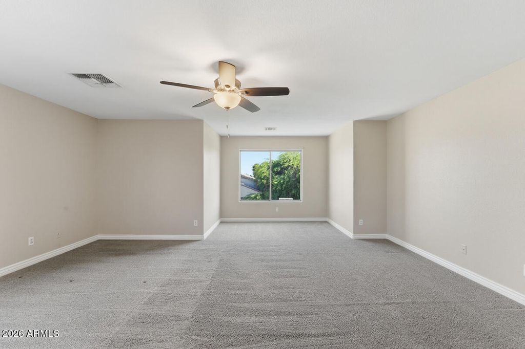 Image 25 of property listing at 3165 W ZACHARY Drive, Phoenix, AZ 85027
