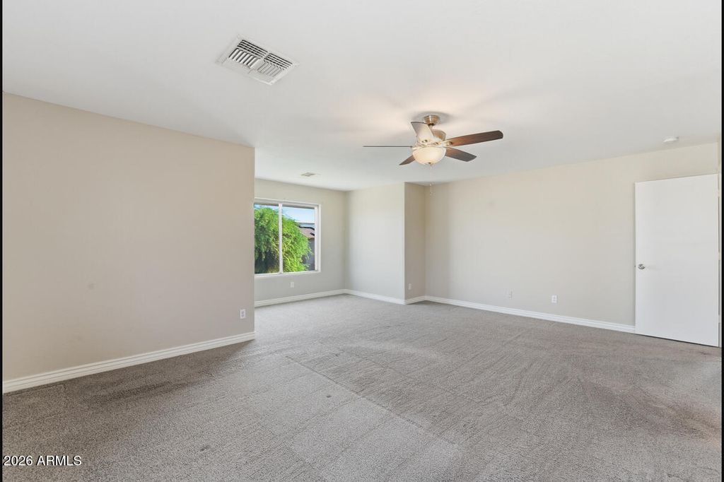 Image 26 of property listing at 3165 W ZACHARY Drive, Phoenix, AZ 85027