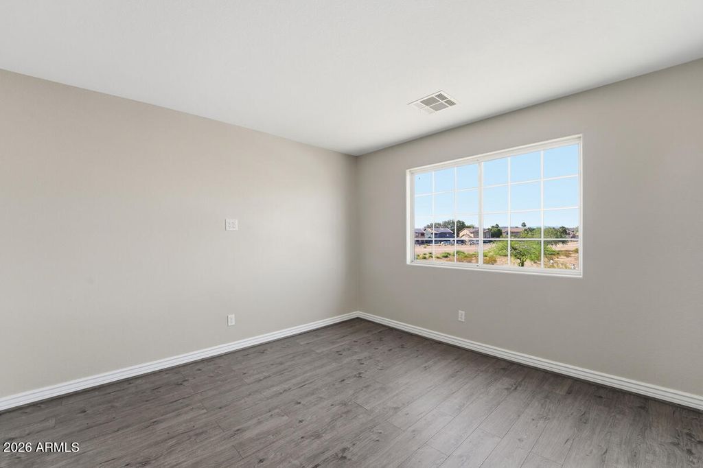 Image 38 of property listing at 3165 W ZACHARY Drive, Phoenix, AZ 85027