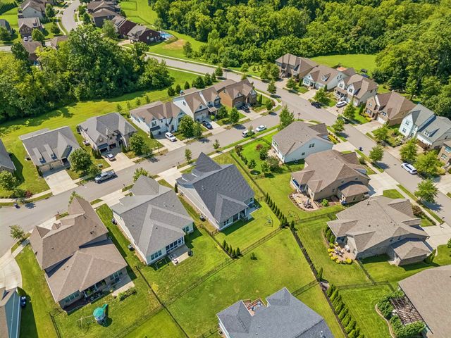 2310 Durham Trail Dr, Thompsons Station, TN 37179