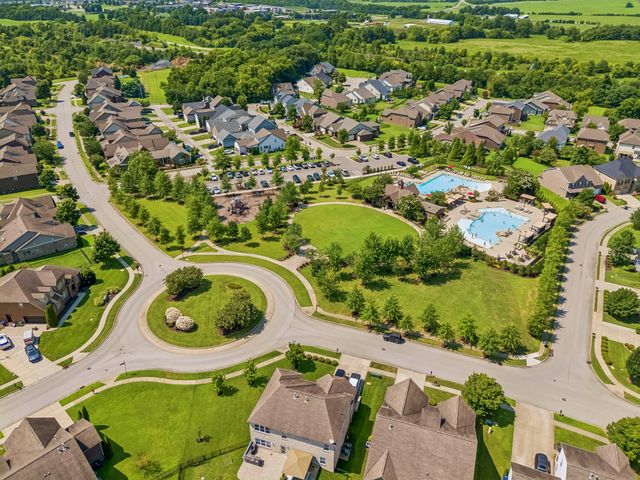 2310 Durham Trail Dr, Thompsons Station, TN 37179
