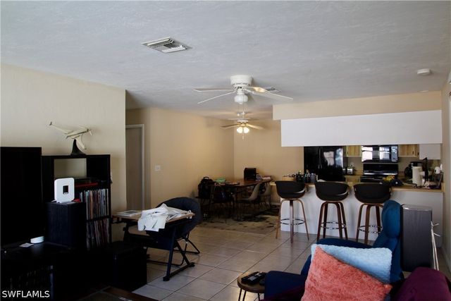 3808 SE 11th AVE A, Cape Coral, FL 33904