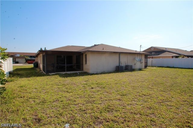 3808 SE 11th AVE A, Cape Coral, FL 33904