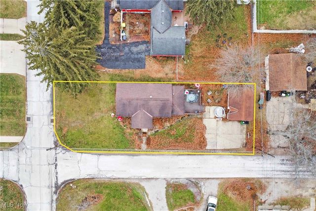 226 Sunset Road, Avon Lake, OH 44012