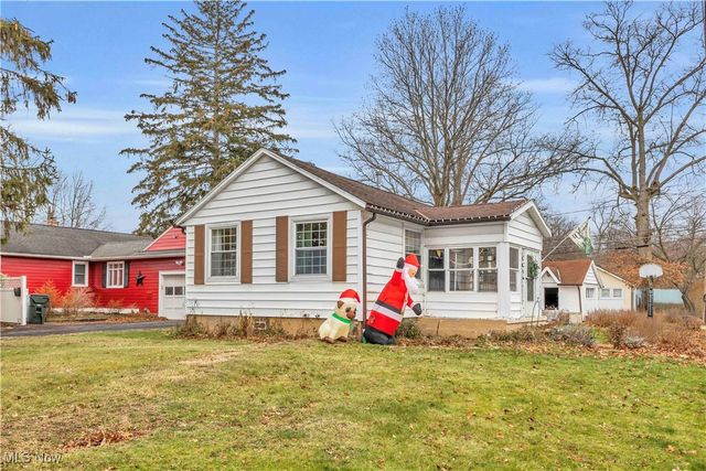 226 Sunset Road, Avon Lake, OH 44012