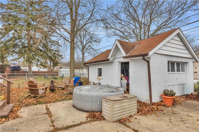 226 Sunset Road, Avon Lake, OH 44012