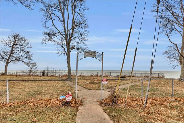 226 Sunset Road, Avon Lake, OH 44012