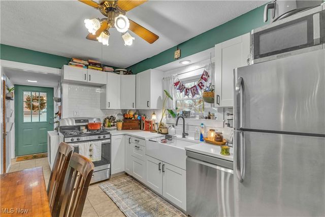 226 Sunset Road, Avon Lake, OH 44012