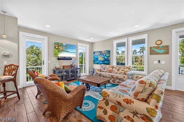 133 Butterknife PL, Sanibel, FL 33957