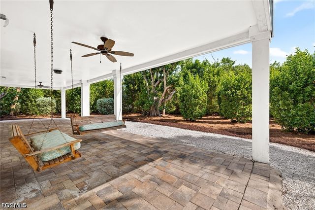 133 Butterknife PL, Sanibel, FL 33957