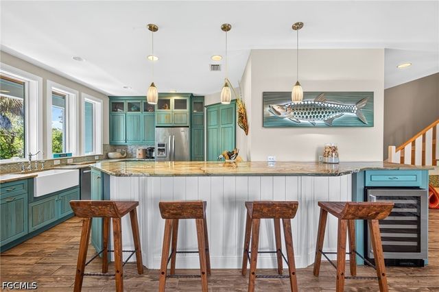 133 Butterknife PL, Sanibel, FL 33957