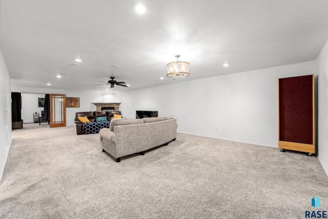 3008 W Brandywine St Street, Sioux Falls, SD 57108