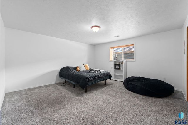 3008 W Brandywine St Street, Sioux Falls, SD 57108