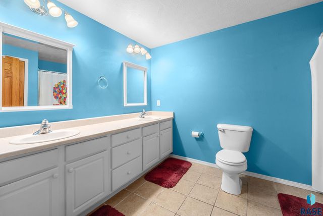 3008 W Brandywine St Street, Sioux Falls, SD 57108